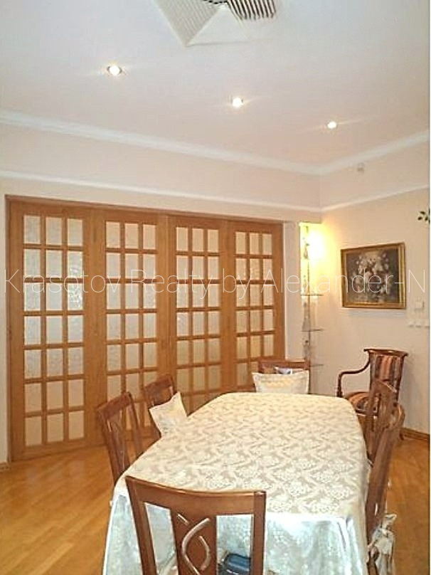продажа многокомнатной квартиры номер A-173098 в Приморском районе, фото номер 33